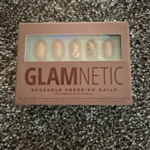 Glamnetic press on nails